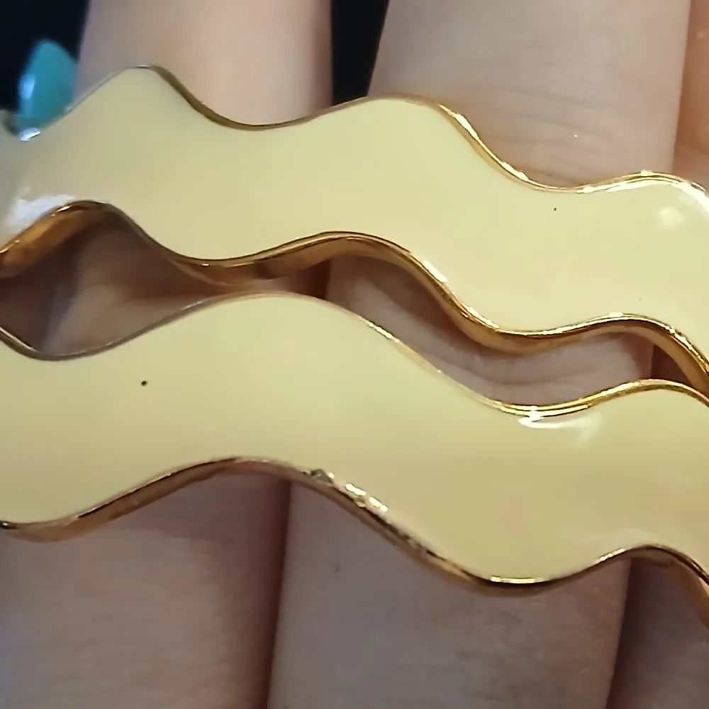 Kate Spade New York Cream & Gold Wavy Enamel Bangle Bracelet Set of 2 - Picture 4 of 6